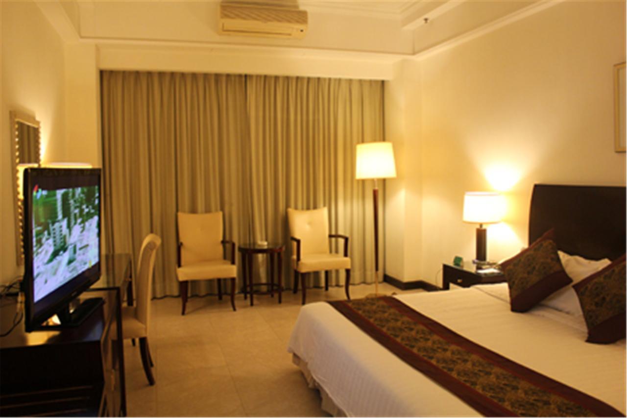 Clifford Golden Lake Hotel Foshan Extérieur photo
