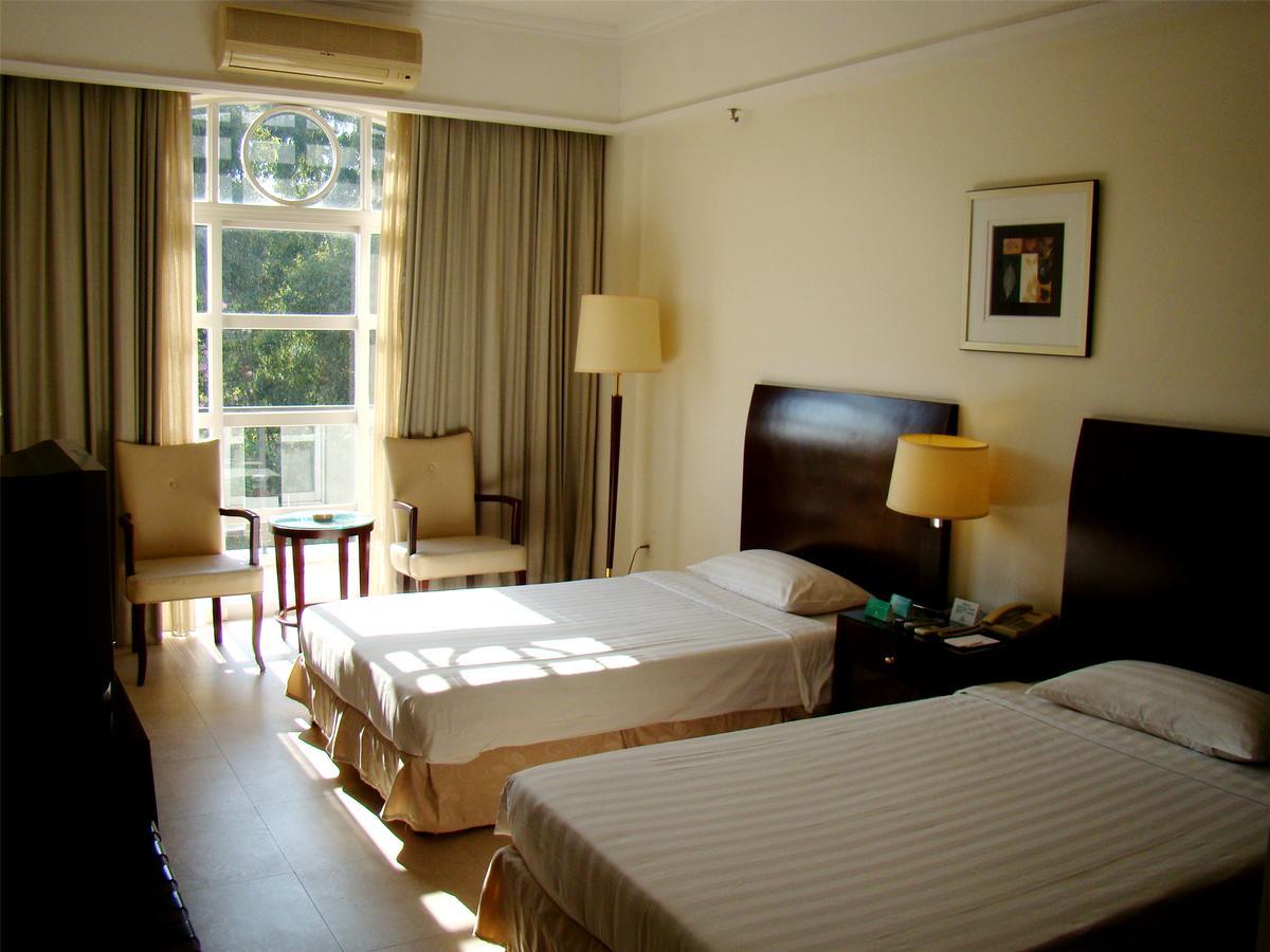 Clifford Golden Lake Hotel Foshan Extérieur photo