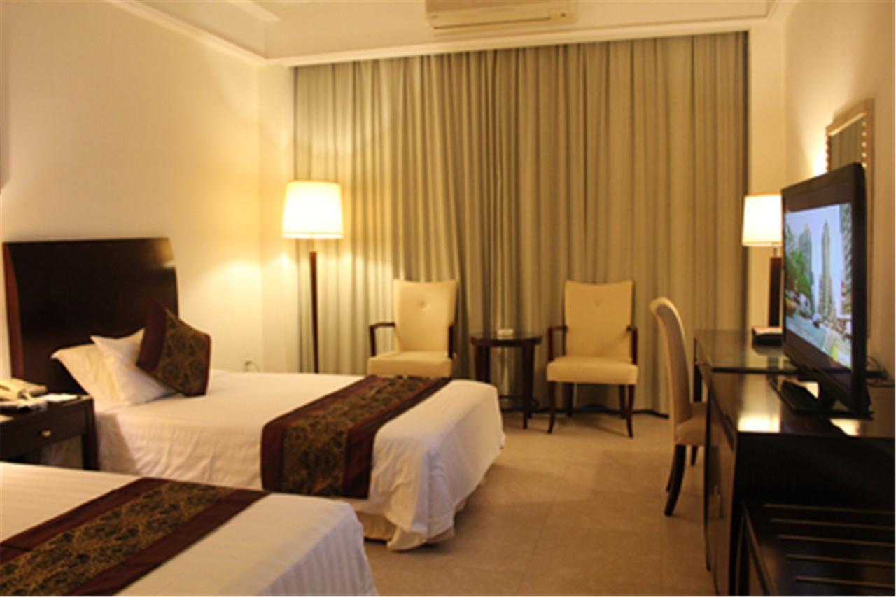 Clifford Golden Lake Hotel Foshan Extérieur photo