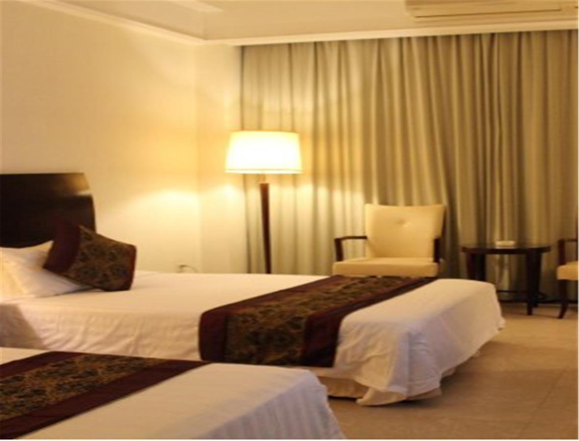 Clifford Golden Lake Hotel Foshan Extérieur photo