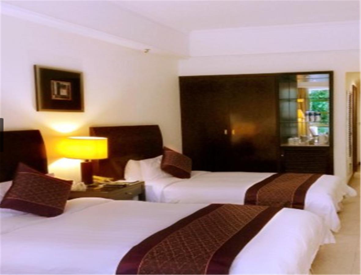 Clifford Golden Lake Hotel Foshan Extérieur photo