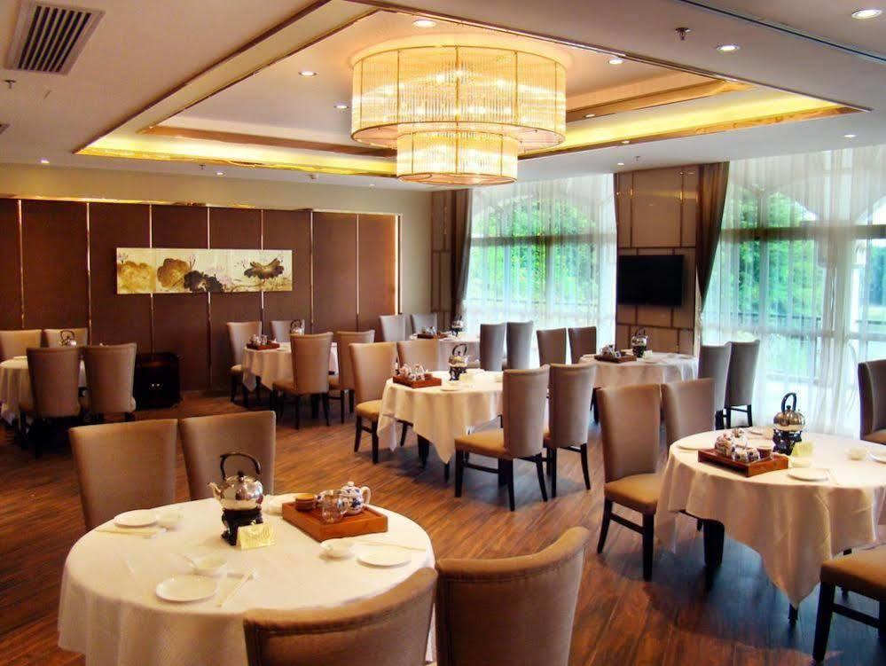 Clifford Golden Lake Hotel Foshan Extérieur photo