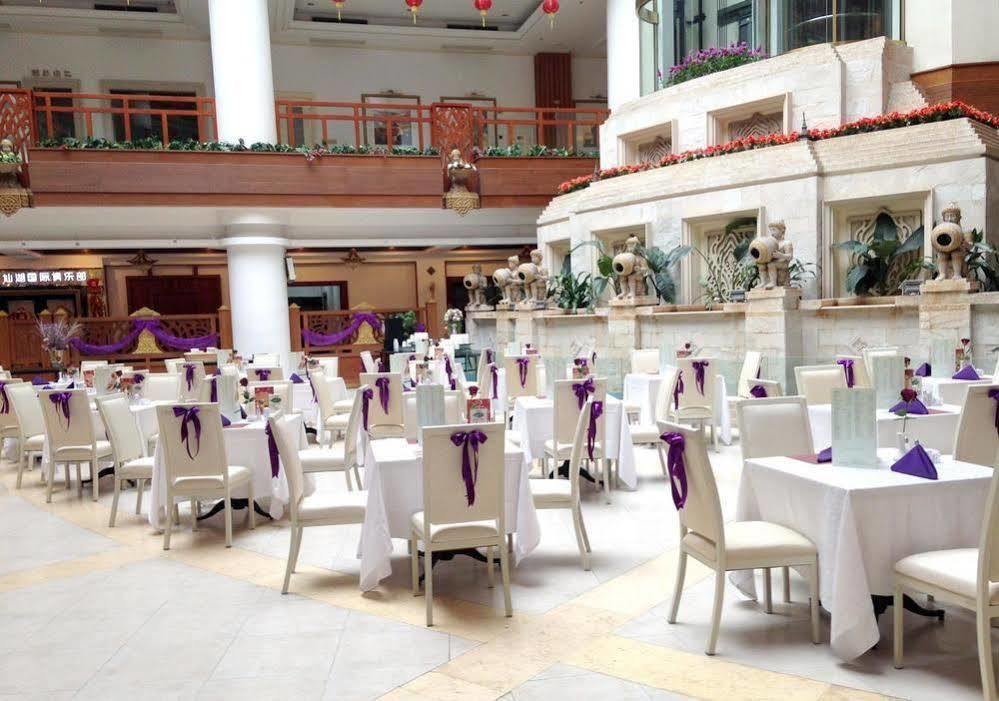 Clifford Golden Lake Hotel Foshan Extérieur photo