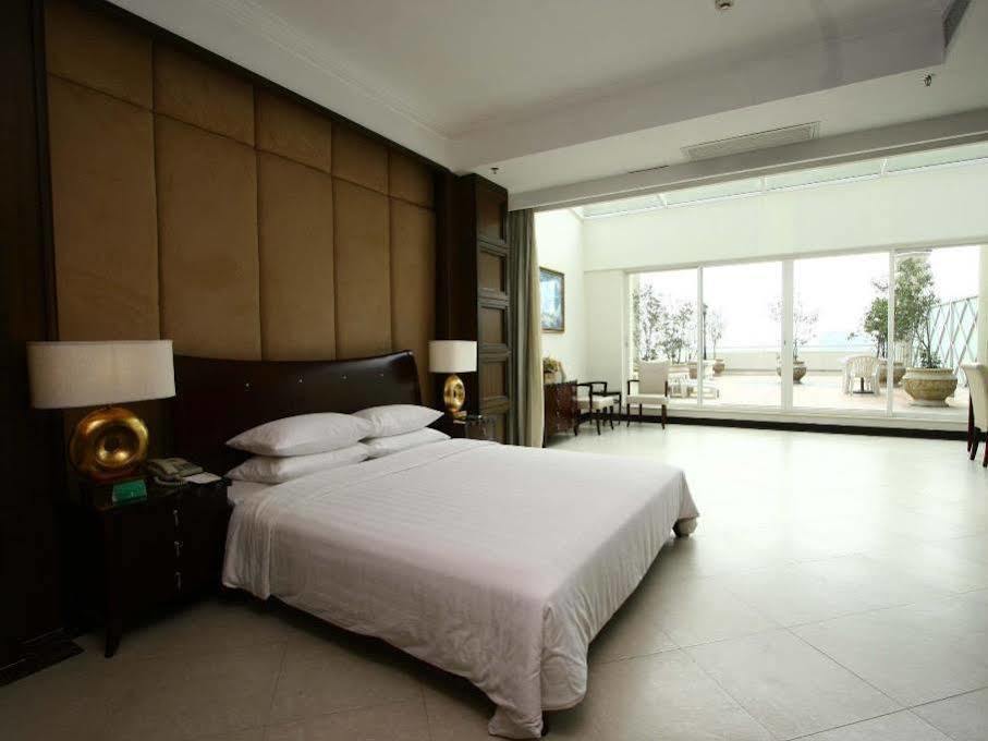 Clifford Golden Lake Hotel Foshan Extérieur photo