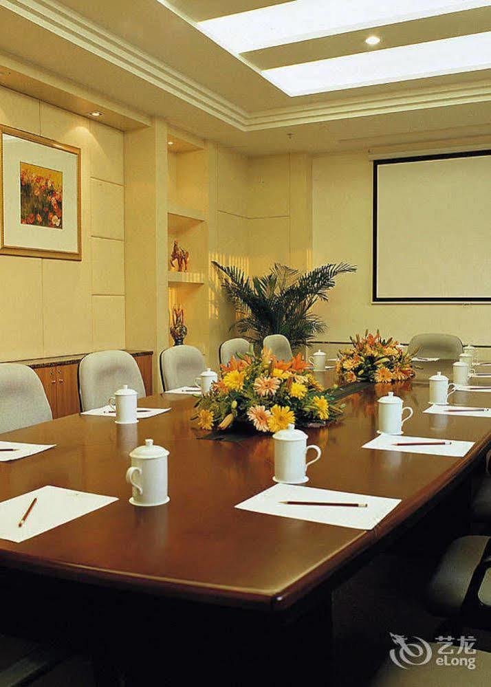 Clifford Golden Lake Hotel Foshan Extérieur photo
