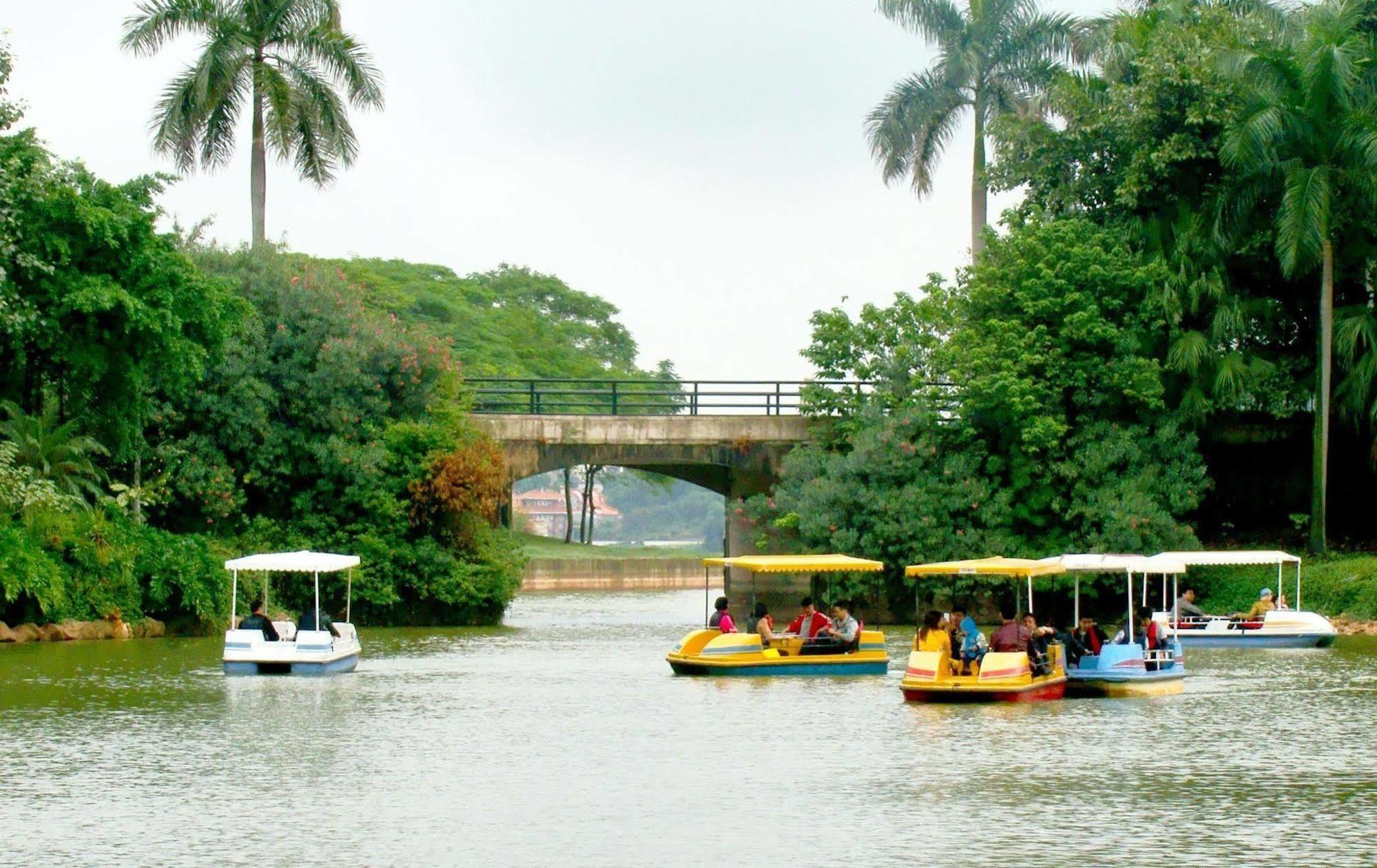 Clifford Golden Lake Hotel Foshan Extérieur photo